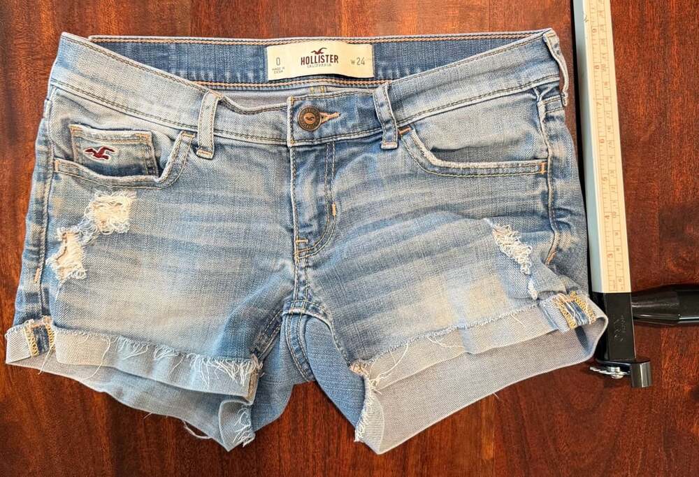Vintage Hollister Light Wash Distressed Rolled Cuff Denim Shorts Size 0 W24 J88